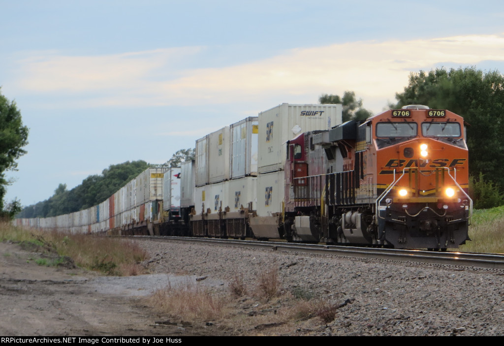 BNSF 6706 East